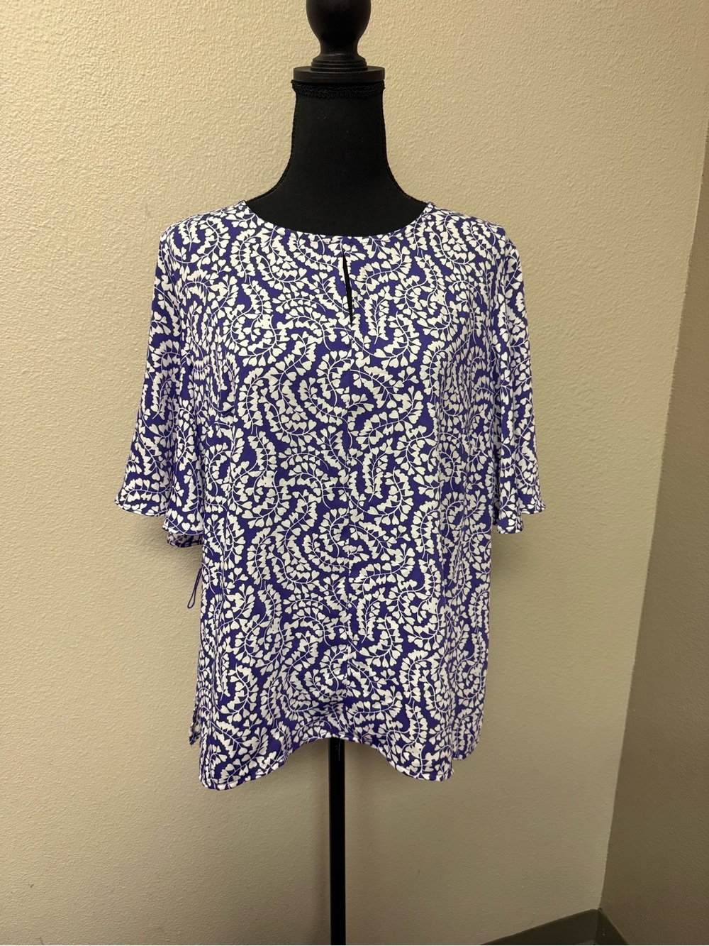 Liz Claiborne Purple White Floral Keyhole Blouse Top Large Boho Chic Tunic EUC!! - Picture 3 of 10
